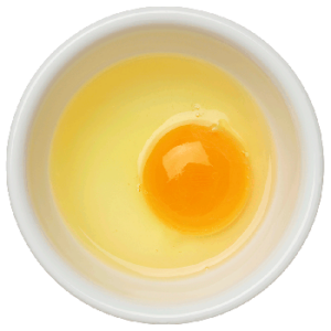 Foto: aufgeschlagenes Ei in einem Schälchen